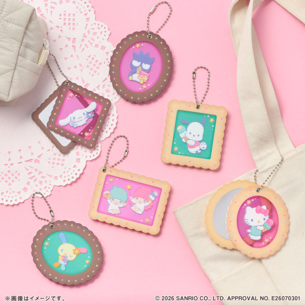 lovefan_net's tweet photo. ファミリーマートにて
8月20日（木）10時より順次発売！

サンリオキャラクターズ スライドミラーキーホルダー

https://t.co/sLKMlyXHkV https://t.co/jBhorMHzjS