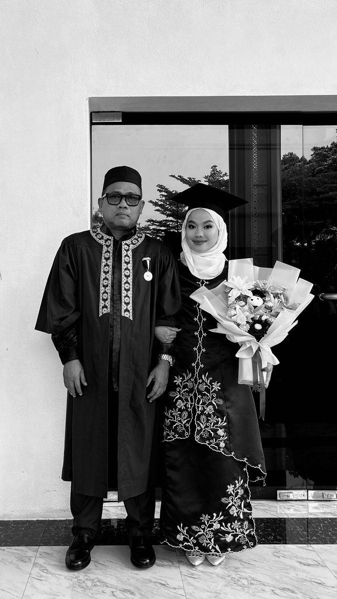 cherrieycera's tweet photo. sayang ayah dunia akhirat 😔😞 https://t.co/pPeXBqFXD4