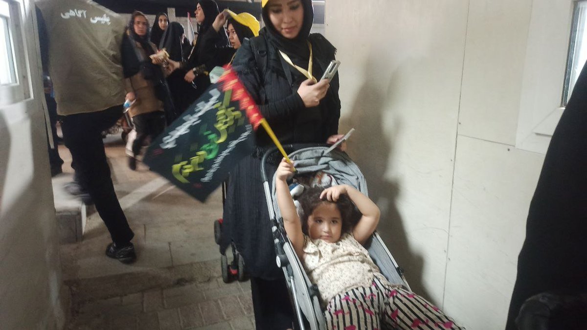 ahooemami's tweet photo. اربعین، تنها یک مراسم مذهبی نیست؛ خیزش بزرگ دل‌هایی است که بدون دعوت‌نامه، از سراسر جهان به سوی کربلا روانه می‌شوند. این بعثت مردمی، جلوه‌ای از ایمان، محبت و وحدت امت اسلامی است.

#یا_لثارات_الحسین
#بعثت_اربعین https://t.co/kGESRfxORy