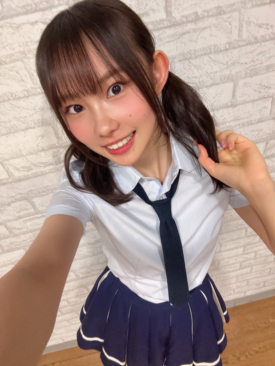 nmb48_kyoka's tweet photo. 夏休みだよ！宿題やろう
ありがとうございました！

5教科クイズで1位取れて嬉しかったです！！

スイカ貰っちゃいました🍉 https://t.co/ud4oGdumr1