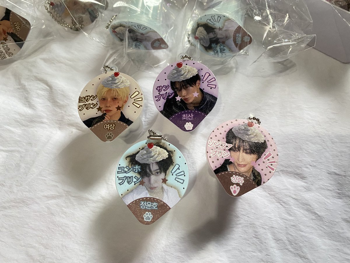 stroberisani's tweet photo. WTS EXTRA ITEMS 
can join my telegram channel to claim 
— https://t.co/taIPpoRXV5 

#pasarATEEZ #pasarateez #ateez https://t.co/64qBa8jFlL