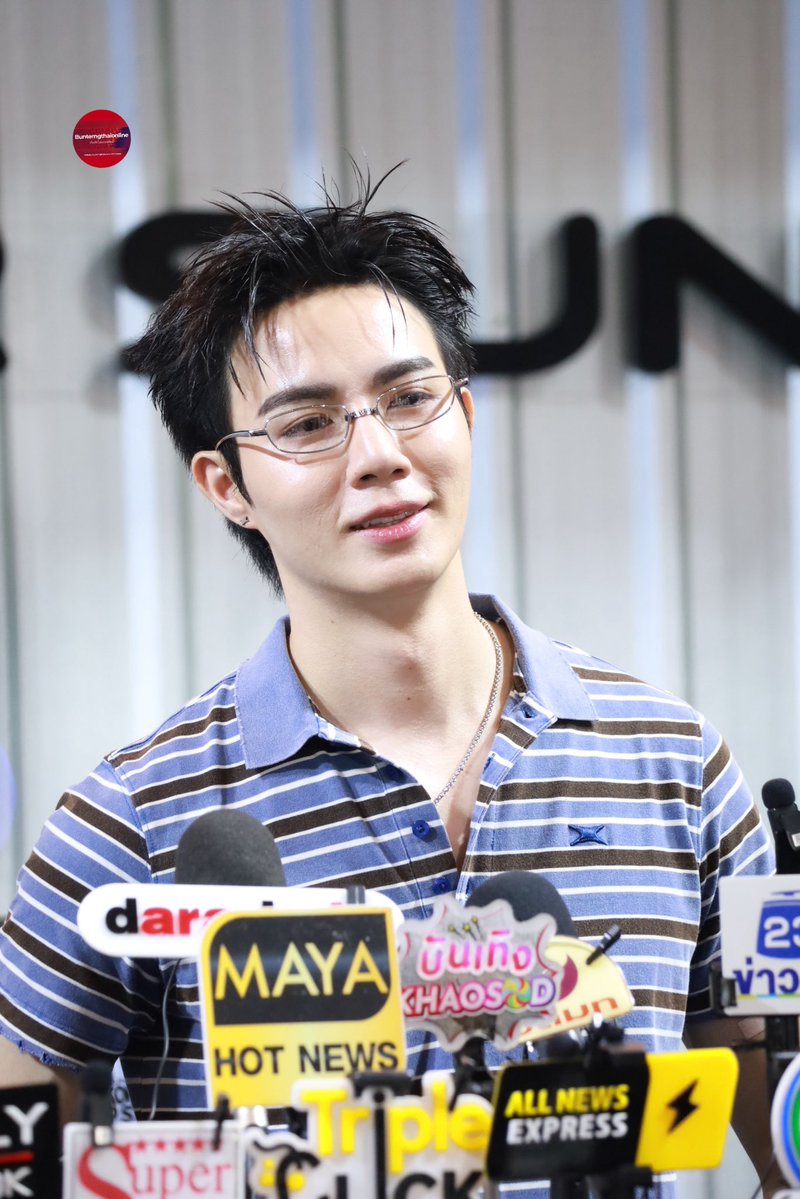 Bunterngonline's tweet photo. ซี พฤกษ์” ช่วงสัมภาษณ์ ในงาน SUPER SUN BANGKOK POP UP STORE ที่ Atrium 2 ชั้น G สยามเซ็นเตอร์ 👕✨

SUPER SUN POP UP AT SIAMCENTER
#ZeePrukSuperSunxSiamCenter

#ZeePruk 
#SUPERSUNxSIAMCENTER
#SUPERSUNPOPUPINBKK
#SUPERSUN https://t.co/pgCAmqsfg9