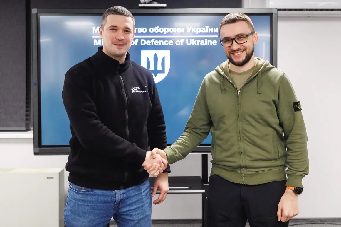 proctolog's tweet photo. 😂 У фонді Стерненка не вистачає майже 706 млн грн. Саме таку розбіжність зафіксовано у звітності