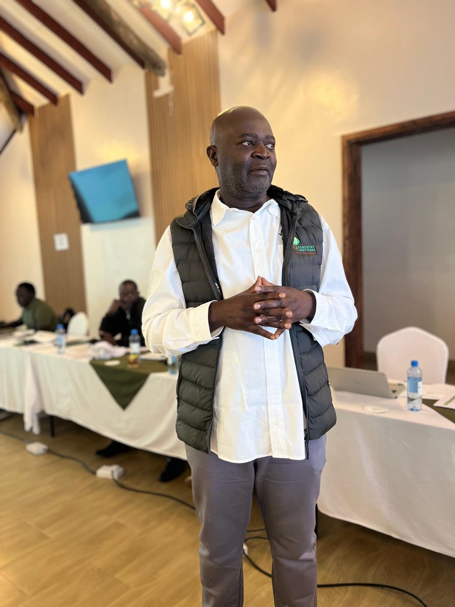 FSC_EA's tweet photo. Responsible forest management isn't just about forests. It's about people, biodiversity and the future. 🌳
Day 2 of the IFSS for Kenya training explored the FSC Principles that bring all three together.
#FSC #ForestsForAllForeverr https://t.co/3zMeMzmfyg