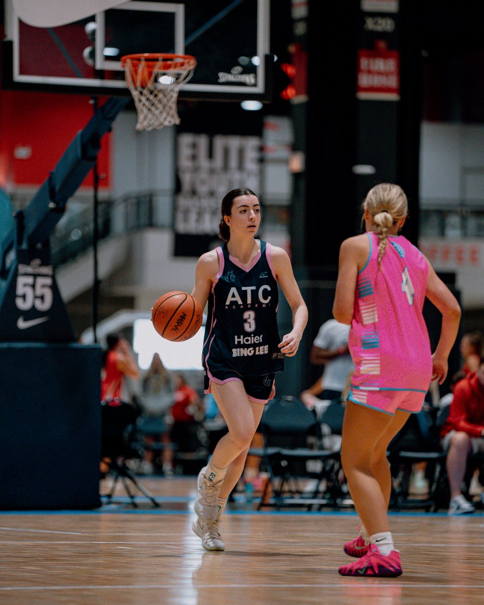 Sophieryann112's tweet photo. Wrapped up my 3 week trip to the USA! I’m so grateful for the opportunity given to me from Taylor and everyone at ATC academy! I’ve learnt so much on and off the court! 

Sophie Ryan | 5’8 Point Guard | 3.8 GPA | Class of ‘27 

#collegerecruit #classof27 #pointguard https://t.co/v6yeIkfmVU