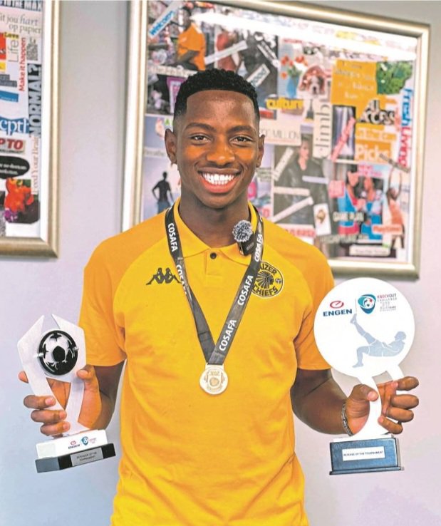 SouthUnfiltered's tweet photo. 𝗧𝗔𝗨𝗡𝗬𝗔𝗡𝗔 𝗗𝗘𝗔𝗟 𝗜𝗠𝗜𝗡𝗘𝗡𝗧  

Kaizer Chiefs 20-year-old defender Gopolang Taunyana is on the verge of being announced as a Stellenbosch player.  
Photoshoot done yesterday.  
Expected to be part of the deal for Chiefs target Faiz Abraham.  

#DStvPrem https://t.co/LVGRWwcPoi
