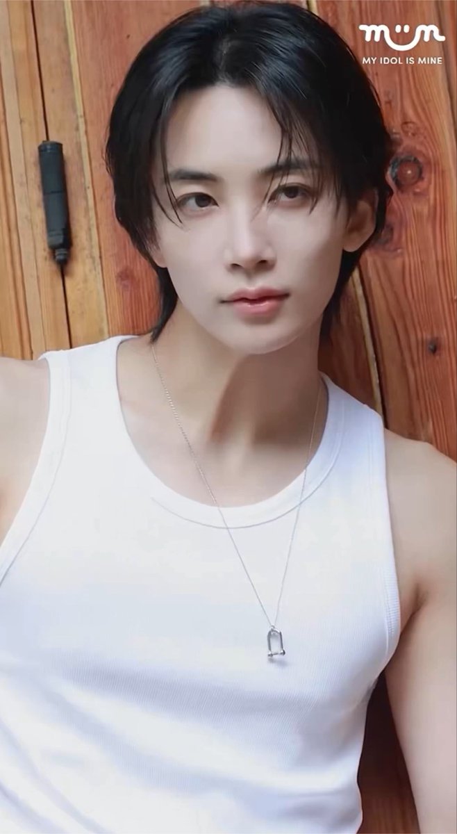 cheolhanclub's tweet photo. FACE CARD FACE BANK FACE ECONOMY https://t.co/0zQOh1fy2R