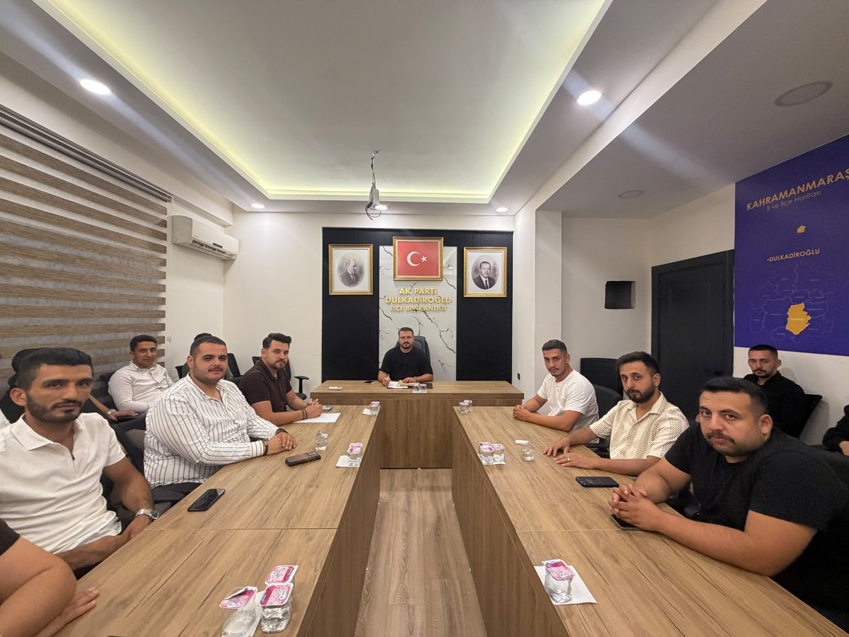 AKgncdulkdroglu's tweet photo. Haftalık olağan yönetim kurulu toplantımızı İlçe Gençlik Kolları Başkanımız Yunus Emre Güneş riyasetinde gerçekleştirdik. Hayırlara vesile olsun. https://t.co/lIu7wc1aJQ