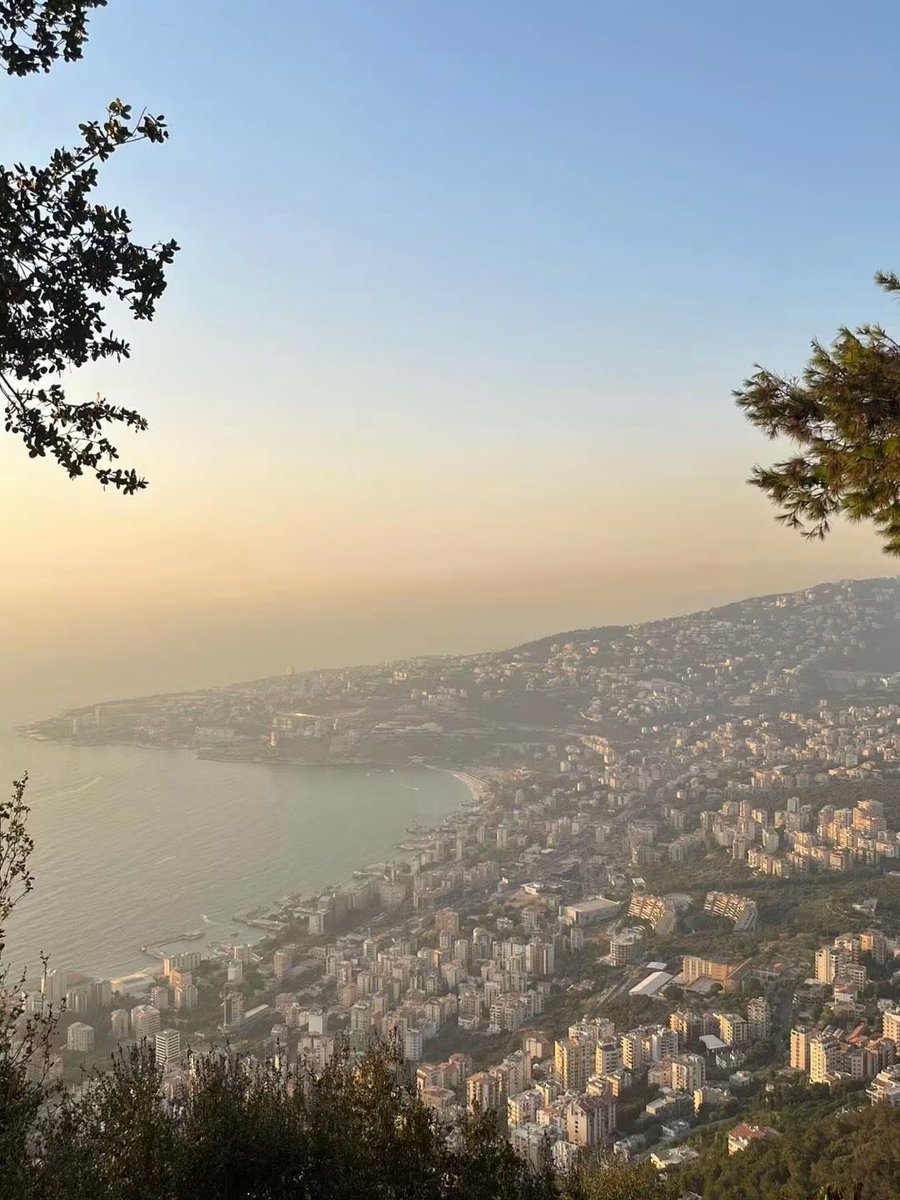 alaa_arakji's tweet photo. Madly in love with every corner of this country. This is proof 🇱🇧 https://t.co/MEoju0PIOQ