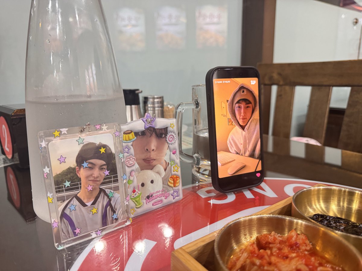 hanimariku's tweet photo. life as a mate except it’s one year as a mate <3

#일주년도_홍승한_너로정했다
#OneYear_XnghanXoul https://t.co/PBKO4oORgN