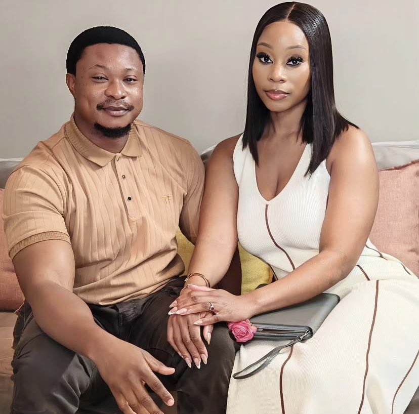 Melo_Malebo's tweet photo. Tsikitsiki speaking all that English still has me shook. 😂🙌🏽 It’s so refreshing seeing him in a different light - a cool family man instead of the usual isigebengu role we’re used to.
#KwaBaba https://t.co/mHQyGsG6QN