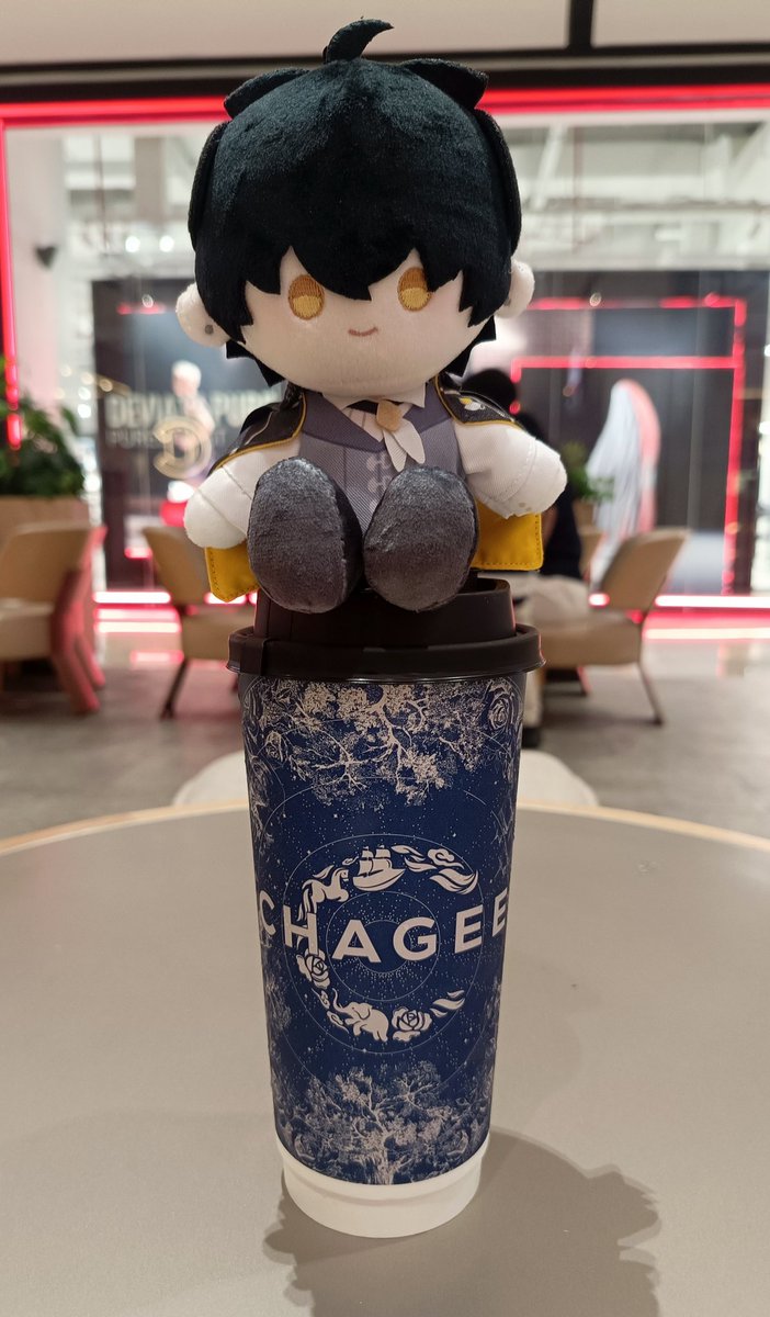 samudrastral's tweet photo. bought one more mrover merch which is funny because rover isn't even my most favorite...

also chagee because I'm kinda obsessed with their oolong oops https://t.co/pveEuHjwaG