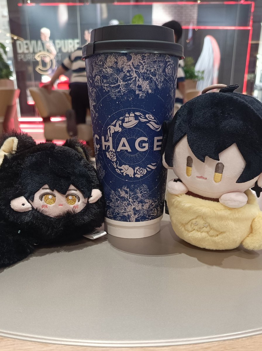 samudrastral's tweet photo. bought one more mrover merch which is funny because rover isn't even my most favorite...

also chagee because I'm kinda obsessed with their oolong oops https://t.co/pveEuHjwaG