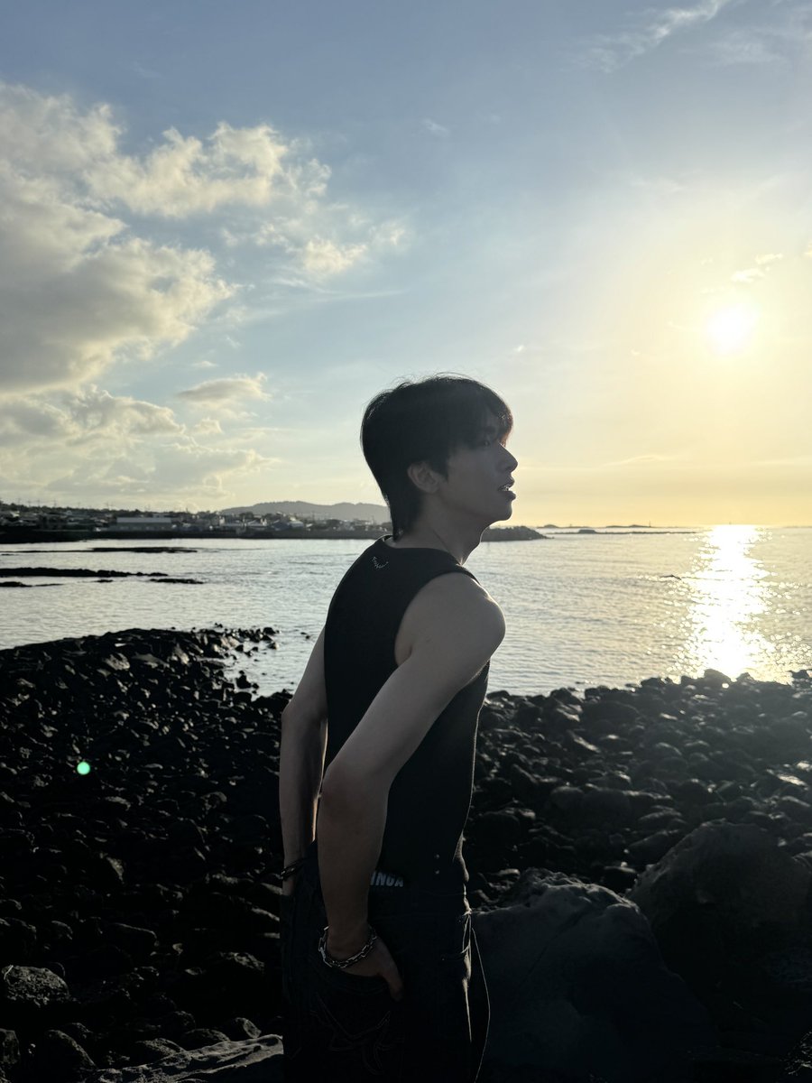 OFFICIAL_LDY's tweet photo. 여름🍀(전생)

#LeeDongYeol #이동열 https://t.co/smdC7z9rTp