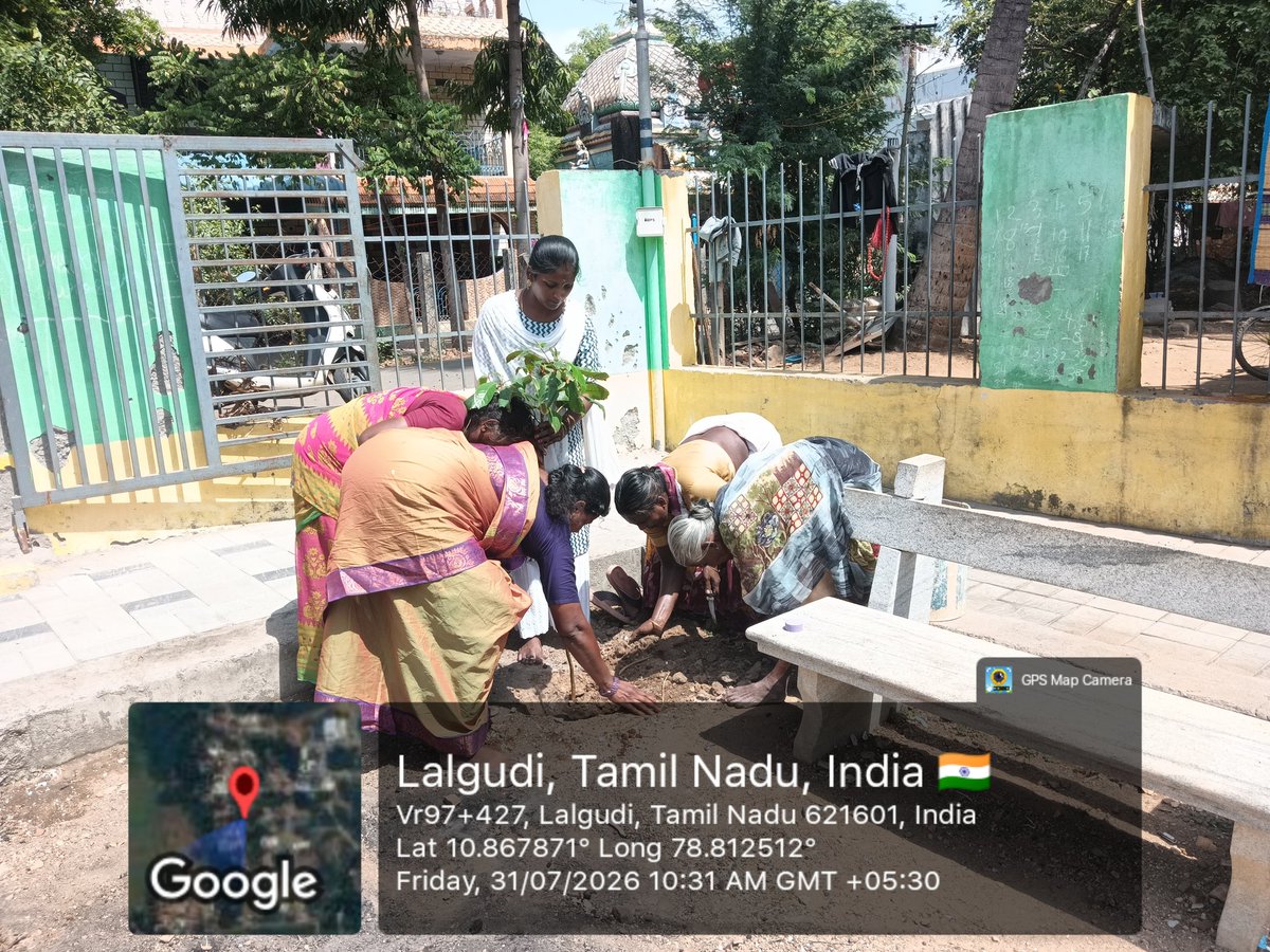 LalgudiCommr's tweet photo. இலால்குடி    நகராட்சி பூங்கா பகுதியில் People Movements For Clean Cities தலைப்பின்கீழ் மாபெரும் மரக்கன்றுகள் நடும் முகாம் நடைபெற்றது. 
@MoHUA_India @MawsTamilNadu @Collector_Try @SwachhBharatGov @RdmaThanjavur @Tnpcbofficial 
@tnclimatechange @Collector_Try @swachhbharat https://t.co/e2FKOEMaQs