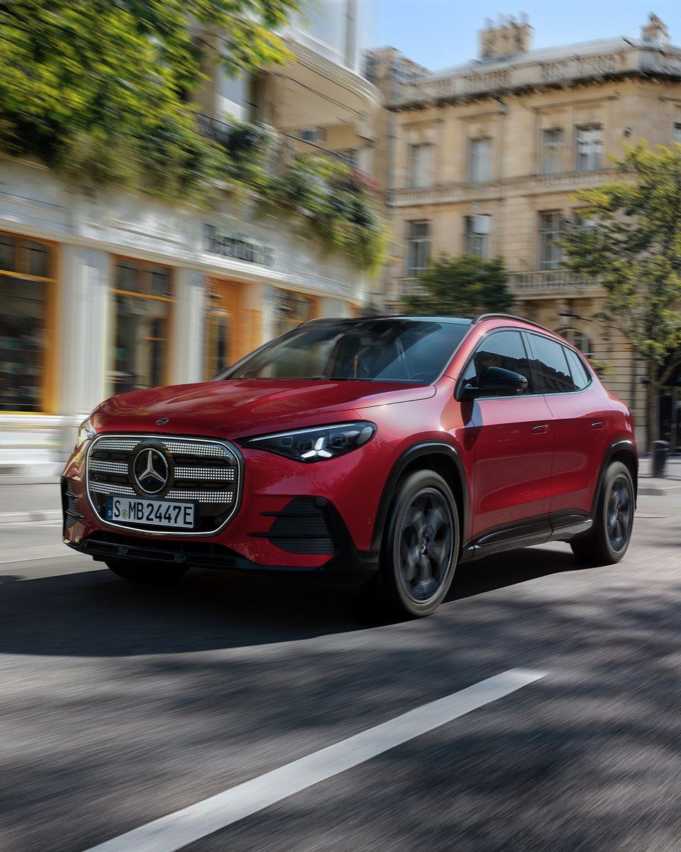 AutomobiliSkojo's tweet photo. Potpuno novi Mercedes-Benz GLA donosi još odvažniji dizajn, više prostora i novu razinu digitalnog iskustva. Prostranija unutrašnjost, MBUX Superscreen, panoramski krov te najnovija generacija inteligentnih sustava pomoći vozaču podižu udobnost i sigurnost na višu razinu. https://t.co/jMU5WLtEja