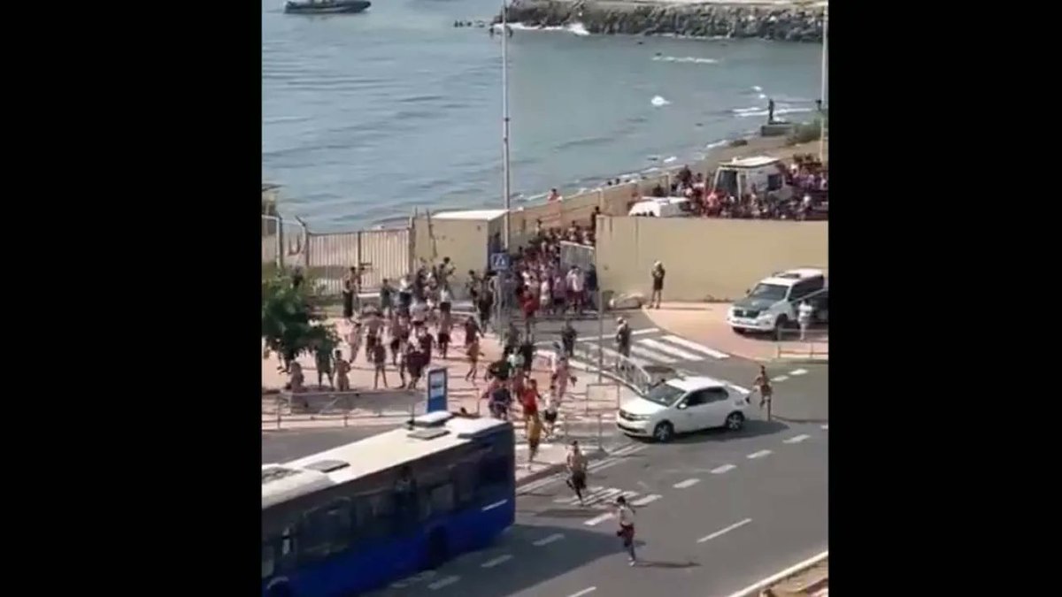 GPtygodnik's tweet photo. Szturm migrantów na hiszpańską Ceutę. Zdecydował jeden wyrok sądu [WIDEO]

https://t.co/ipjnAfLBF1

#NiezaleznaPL https://t.co/aiPExZV68w
