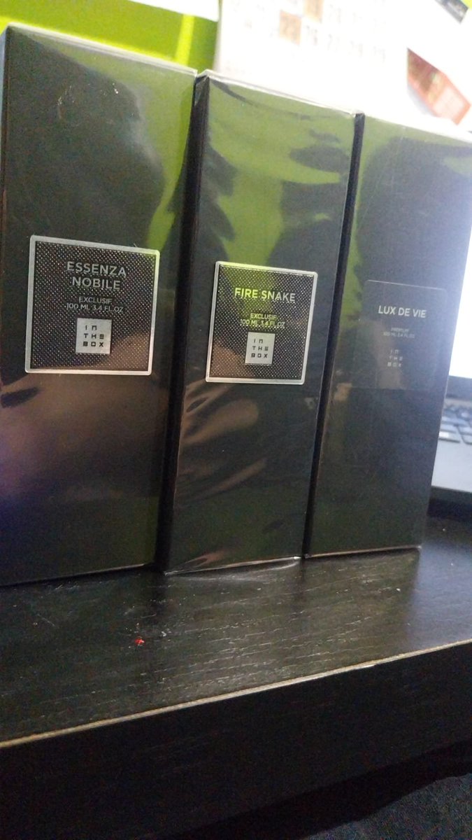 Willvrj's tweet photo. @camarada_wood @camarada_wood  tem que respeitar seu poder de influência. 
2 para mim e1 patroa
Eu gostei muito do Fire Snake e a esposa também adorou o Lux da Vie. Aproveitando o ensejo Camarada, esposa quer mais um da In the Box. Mas ela quer um mais forte que pare o ambiente qual vc indica? https://t.co/DOUvs4HKTP