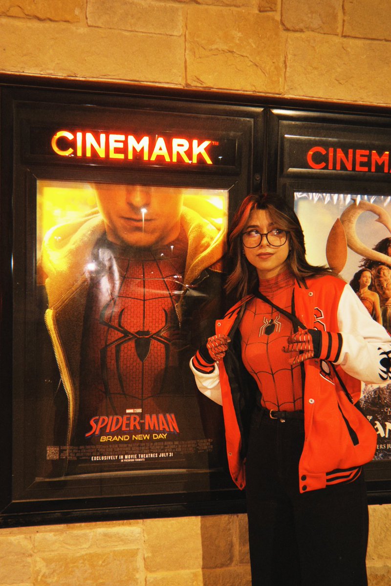 dutzzan's tweet photo. La verdad todavía no caigo en cuenta de lo hermosa que fue BND ósea literal represento tan bien a Spider-man el mix perfecto de Toby y Andrew en una película https://t.co/RFNTX41epk