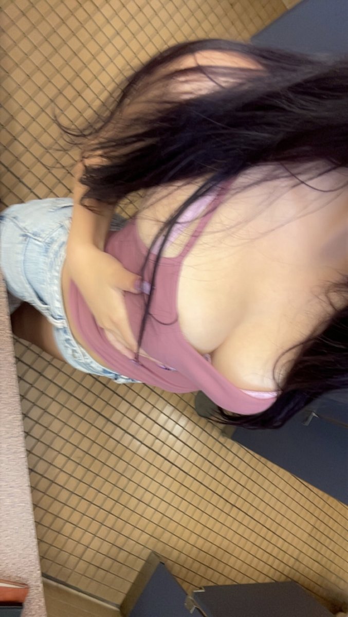 lilouceyy's tweet photo. imagine liking a guy so much you have to block him for your own peace https://t.co/HVOlYhhGZI