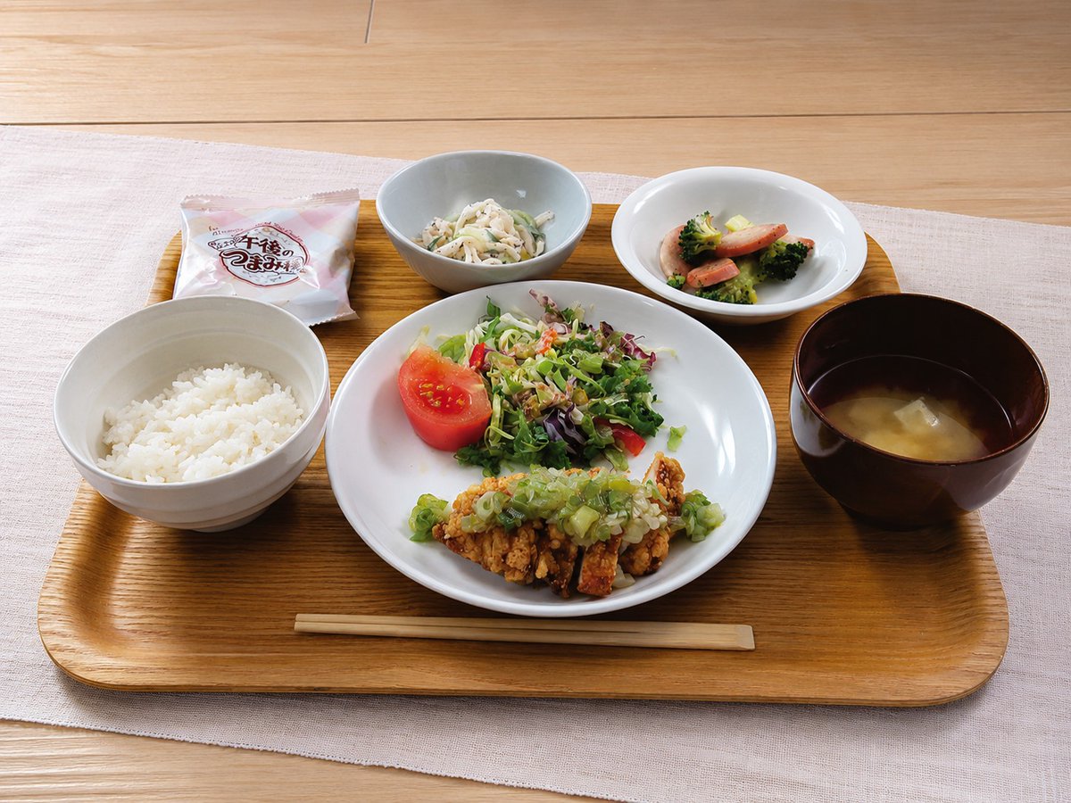NEXTSTAGE_ANNEX's tweet photo. 昨日のランチ
･ネギ塩チキン竜田揚げ
･ブロッコリーとソーセージ炒め
･大根サラダ
･味噌汁
･デザート
今日は札幌の花火大会ですね。浴衣姿の人がちらほら歩いていて華やかです。 #就労継続支援Ｂ型事業所 #札幌市白石区 #データ入力 #つまみ細工 #資格取得学習 #送迎あり #手作りランチ https://t.co/XZXnUrB0fG