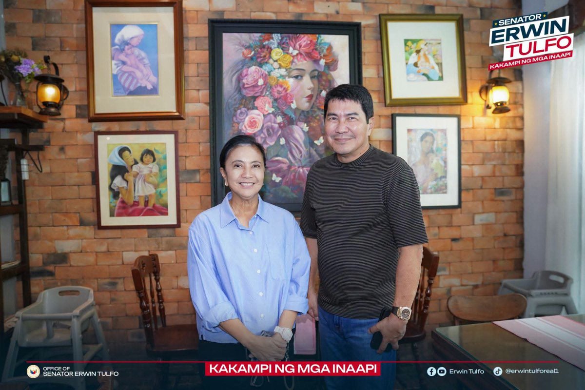 CrushMajor's tweet photo. QUICK VISIT TO MAYOR LENI ROBREDO 

Bumisita tayo kay Naga City Mayor Leni Robredo upang personal na kamustahin at suriin ang mga pampublikong programa sa lungsod.

Bilang bahagi ng Senado, tayo po ang may mandato sa budget—di lang sa pagbabalangkas nito kundi sa pagsigurong nagagamit ang bawat kusing nang tama. Kaya mahalaga po na matatag ang ugnayan ng Senado at ng ating mga LGUs upang masiguro na ang mga pambansang badyet ay nagiging aktwal na proyekto na pakikinabangan ng bawat mamamayan.

Magkakakampi dapat para sa pag-angat ng buhay ng mga Pilipino.

- Sen. Erwin Tulfo