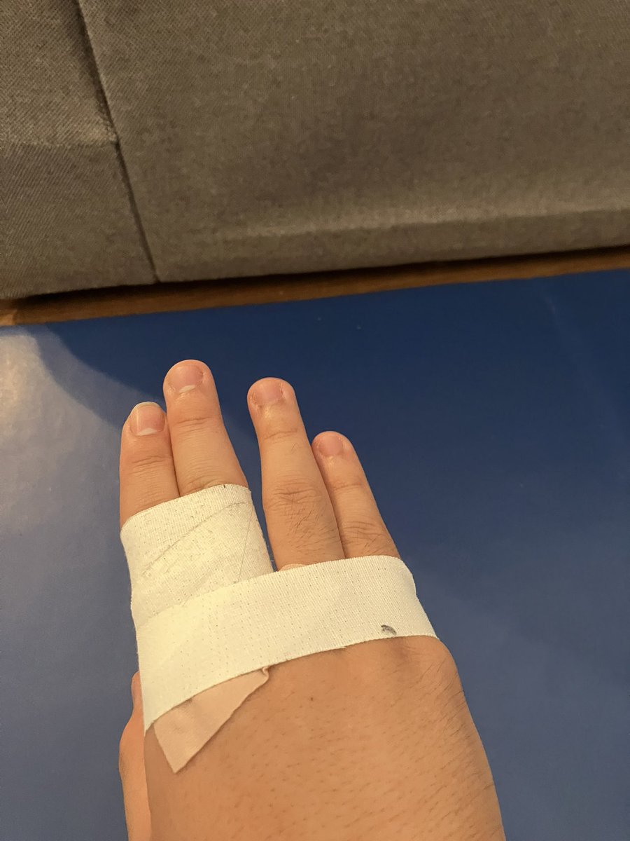 Fesuta16286M's tweet photo. ラジオ体操第一(2倍速)キツすぎる
完走したけど代償あった https://t.co/mxZG1DwIzN