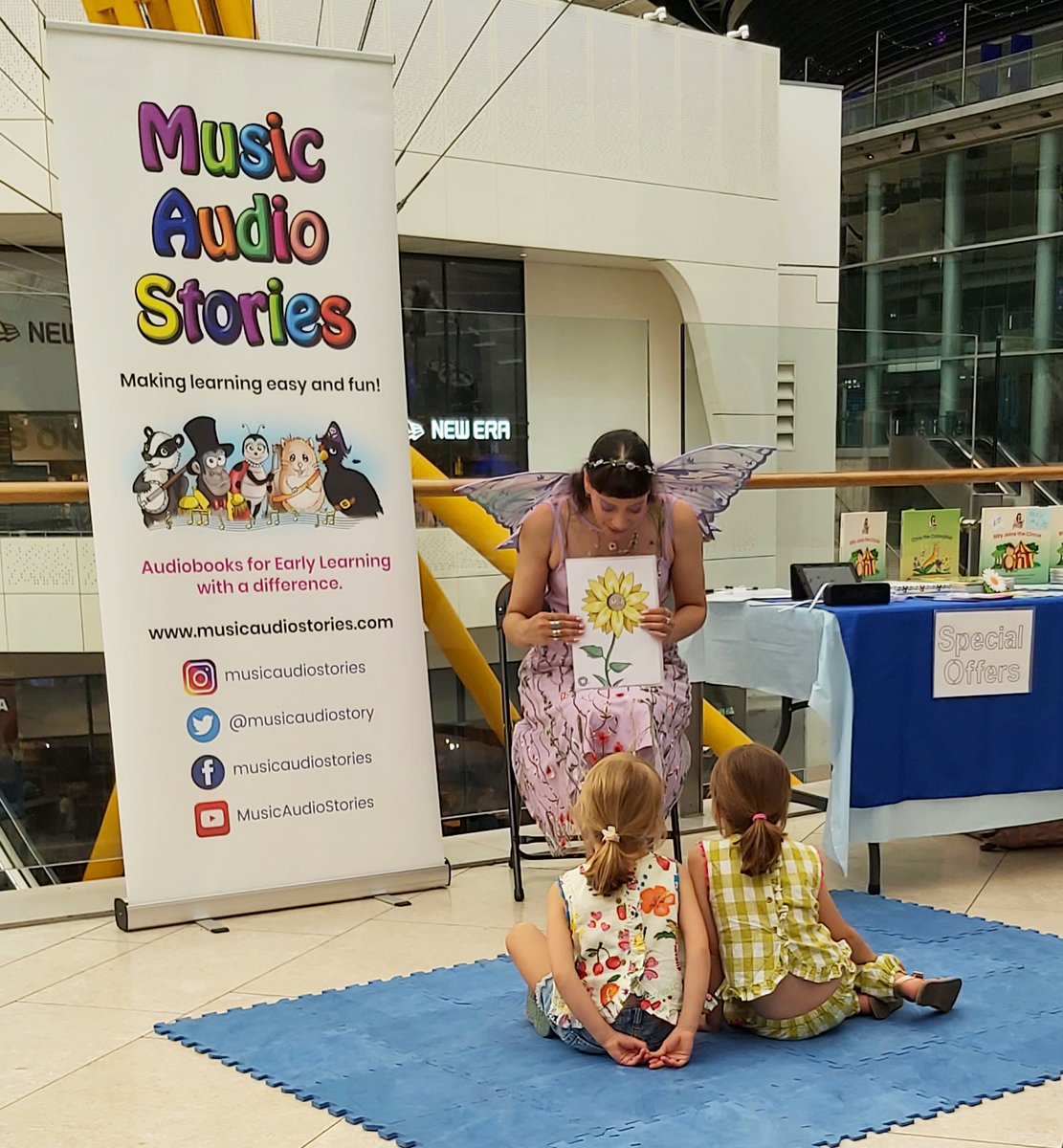 StorytimewithAC's tweet photo. Since I began doing 'Storytime with Anna Christina', I have learned many new things about myself. I didn't know I would enjoy teaching children as much as I do. I am a natural teacher, and I absolutely love this aspect of my Storytime. 🥰
#StorytimewithAC #Author #Storytelling https://t.co/MtN8QV4ra4