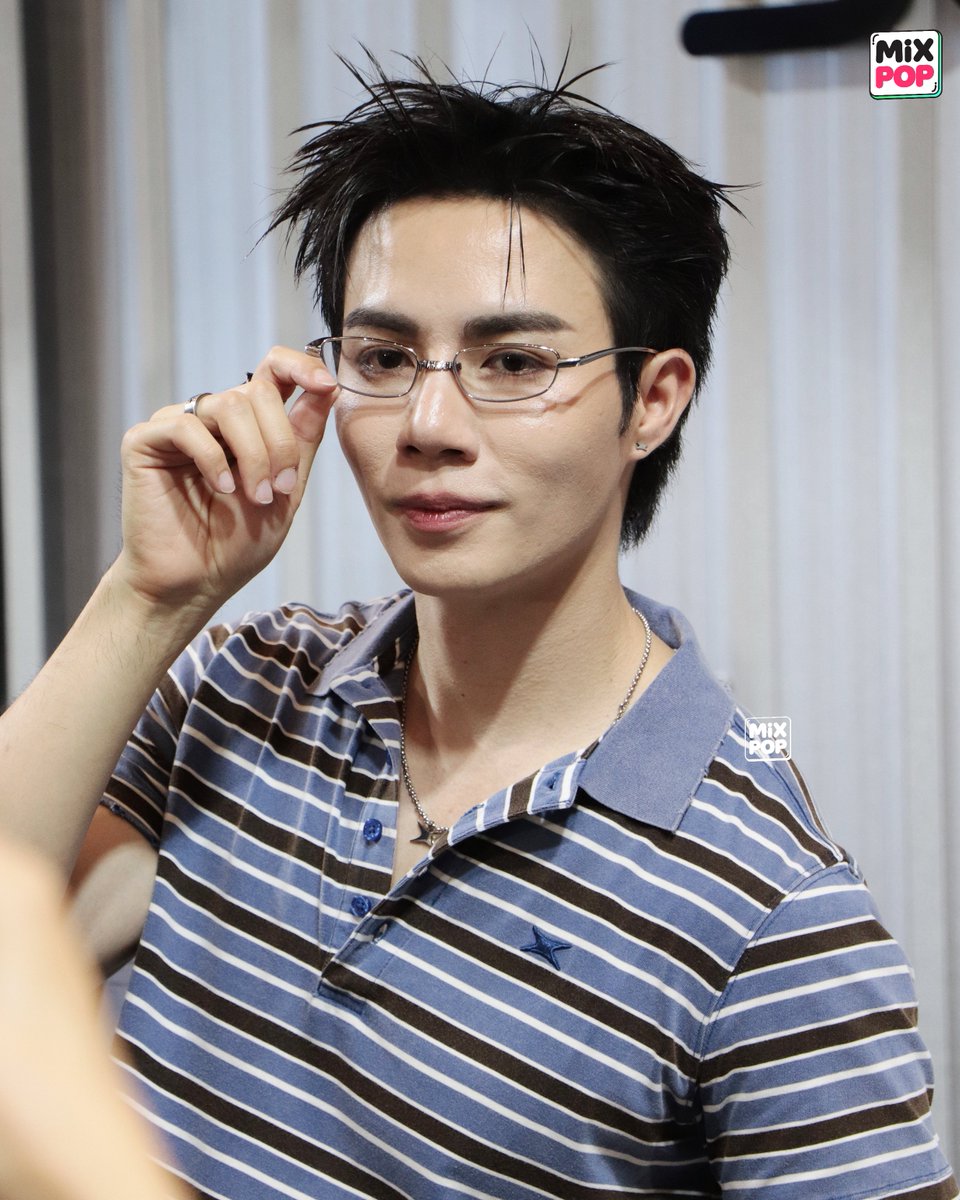 MiXPOPth's tweet photo. "ซี พฤกษ์" #ZeePruk ลุคปรุงหล่อสุดคูล กับการเปิด Pop Up Store จากแบรนด์ "SUPER SUN" ในงาน "SUPER SUN BANGKOK POP UP STORE" 🌞✨️

🔗 Full Album https://t.co/IpBINaInvs

SUPER SUN BANGKOK POP UP STORE
#ZeePrukSuperSunxSiamCenter
#SUPERSUNPOPUPINBKK
#ZeePruk #SUPERSUN
#MiXPOPEnt https://t.co/gCOVzdHKm6