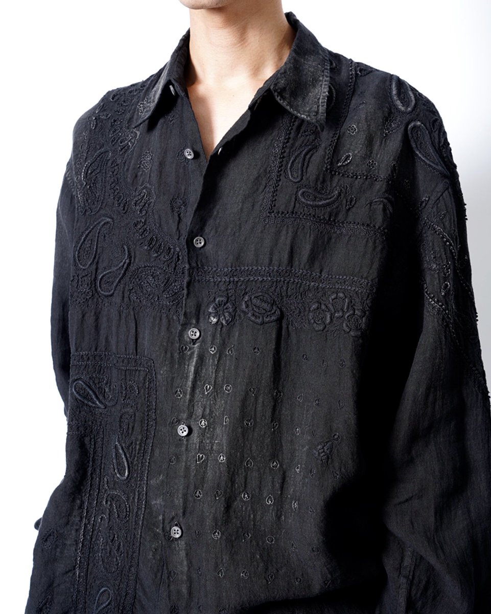 amanojak_koyama's tweet photo. ブランド側の生産スケジュールの関係で
受注会サンプルの貸し出しが
7/30 , 31, 8/1 , 2とかなりタイトで、

昨晩深夜に
モデルをしてくれてる
@alname2708 と2人で
撮影強行したのだけど、

やはりため息がでるような
素晴らしい洋服だと
改めて感じた🥹🔥

せっかくフルラインナップ借りてるので
是非見に来てもらえたら🙏

https://t.co/vLTfhlR3e9