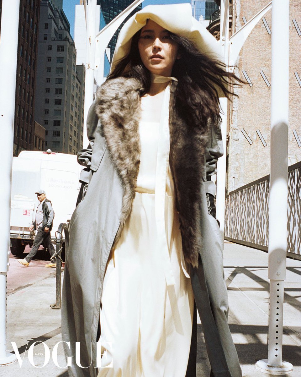 nagasawa_mg's tweet photo. ＼雑誌掲載／

本日7月31日（金）発売

📚 VOGUE JAPAN

『VOGUE JAPAN』の表紙に #長澤まさみ が初登場します✨

ぜひご覧ください😊 https://t.co/eJfBIQy1Nl