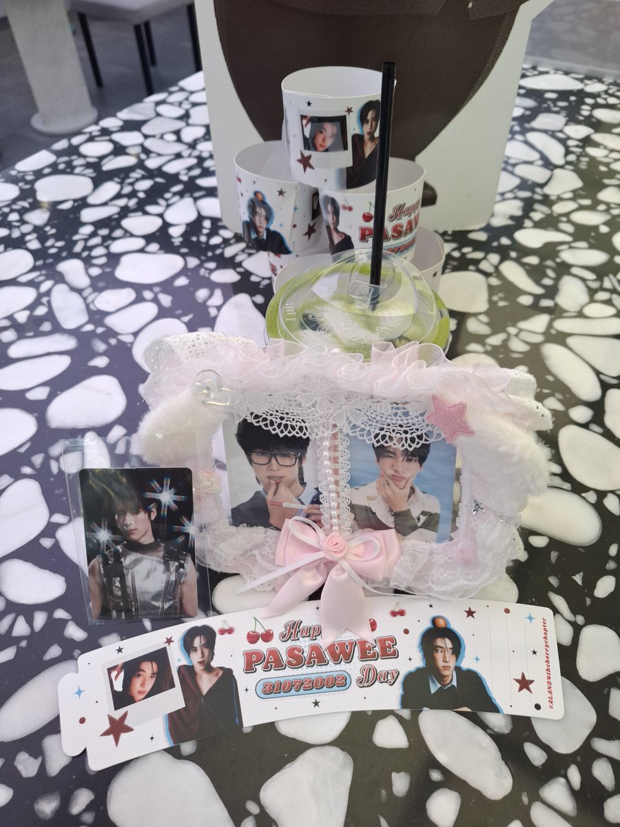 TittytittT_'s tweet photo. ALAN24th BDAY✨️🤟🫶💝
มาเติมน๊อบบี้คับ รักกน้าาาาคนเก่งของผมม สุขสันวันเกิดนะคะ เดียวมาเป่าเค้กกันน้าาา
อยู่ support เทอไปอีกนาน ไม่สัญญาว่านานเท่าไหร่ แต่จะตามทุกงานให้ไก้มากที่สุดนะคะคนเก่ง
#ALAN24thbirthday
#ALANpasawee
#ALAN24thcherrychapter https://t.co/rG5m12tyd8