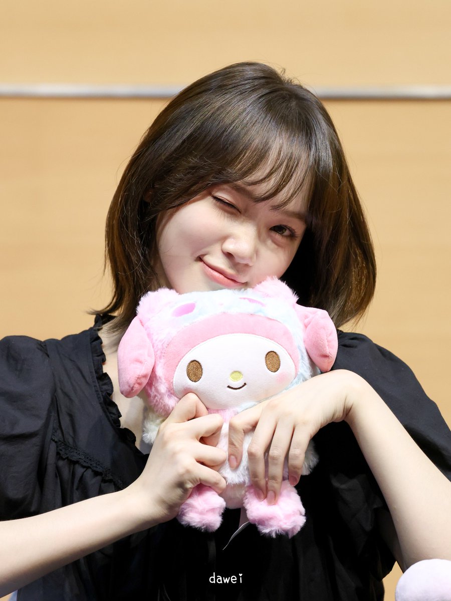 yy444c's tweet photo. Blessed to witness your growth as a singer and dancer. Happy birthday Kim Chaewon.

TIME TO CELEBRATE CHAEWON
#TimeToChaelebrate
#여름의인트로_김채원 https://t.co/H0UEMLukHe
