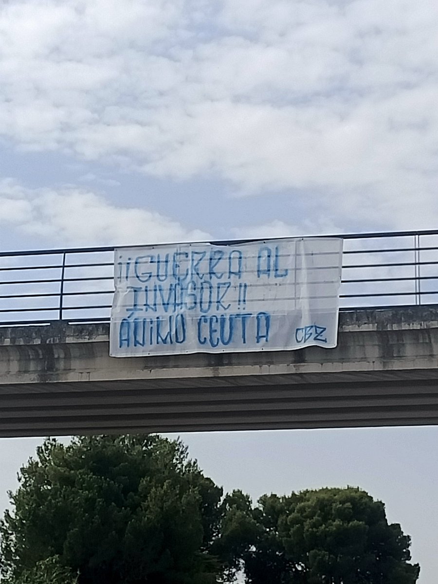 EZGZResiste's tweet photo. Los zaragozanos están con sus compatriotas. Ánimo a los ceutíes ¡GUERRA AL INVASOR! https://t.co/mz9hd0VdED