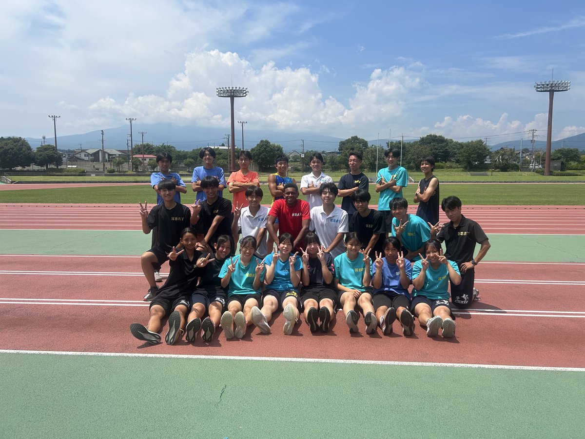 ksatno1's tweet photo. 合宿全日程が終了しました
選手たちはこの三日間で大きく成長できました
送り出していただいた保護者の皆様ありがとうございました
また合同で合宿をさせていただいた関東学院中高様、関東学院六浦中高様ありがとうございました
記録でお返しできるようこれからも頑張ります
#光明相模原
#KSAT https://t.co/6KqQa521Ul