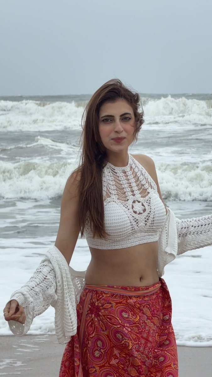 Farrhana_bhatt's tweet photo. 🌊🧜🏻‍♀️

#farrhanabhatt #farrhanarebellions https://t.co/j2zhzlPfxS