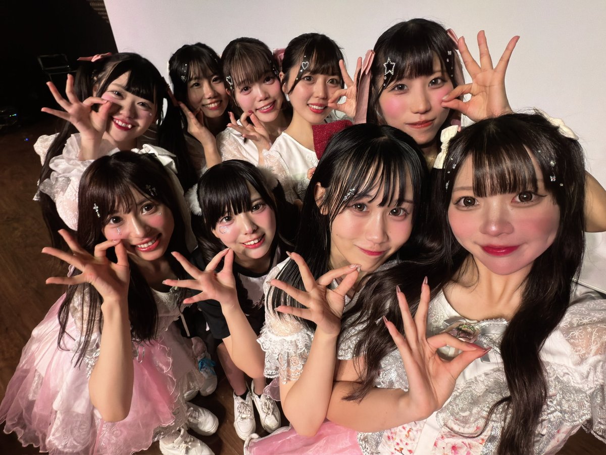 saki_cer's tweet photo. 毎日あっという間。私の役割は桜満開の笑顔でステージに立つことかな？昨日までの緊張の糸が切れて、いろんな感情がぶわーって波みたいに押し寄せてきている🥹無理に「強くならなきゃ」って思っちゃうけど、咲希のことを支えてくれる人はこんなにいるんだって思えた。全力全身！全身全霊！点滴穿石！❤️‍🔥 https://t.co/94un9EcIFN