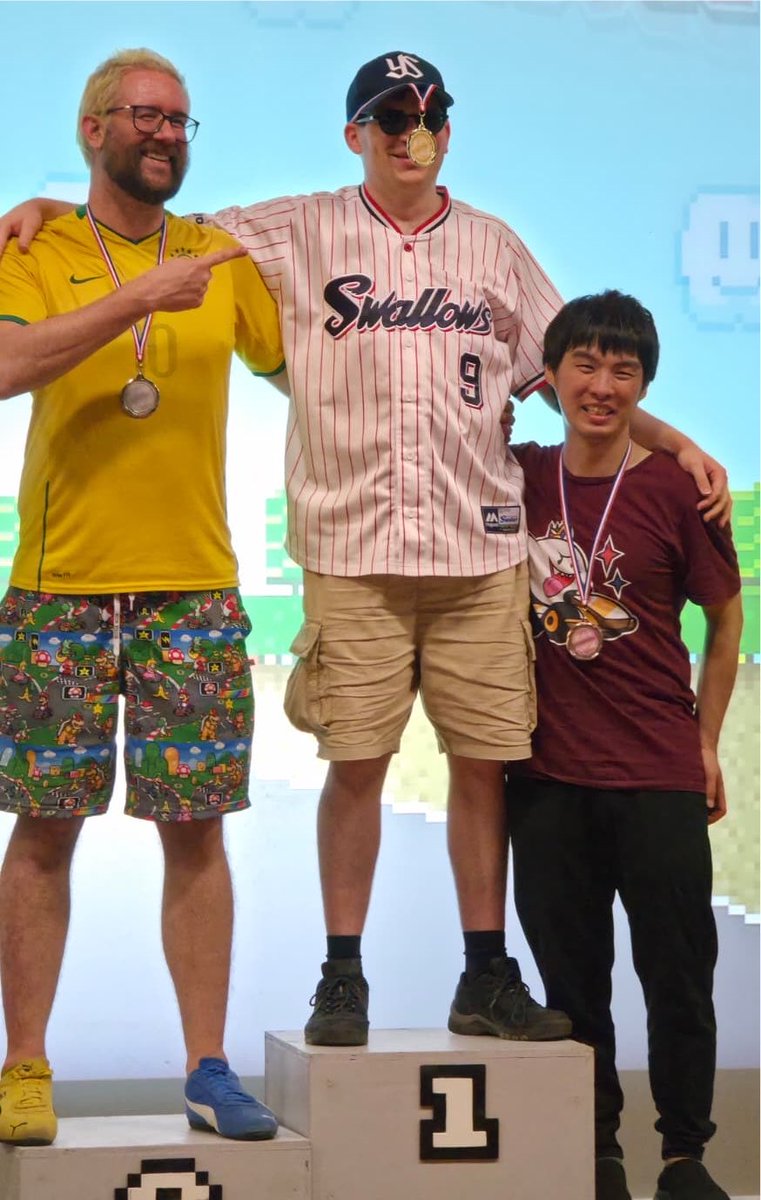 Antistar's tweet photo. Première médaille d’argent en Grand Prix 150cc de ma carrière, et podium général validé pour l’occasion 🥹

J’ai dû jouer encore plus longtemps et puiser davantage dans ce qu’il me restait de ressources pour aller la chercher, mais voilà qui conclut mon meilleur championnat EVER. https://t.co/YBlCsDnnjj