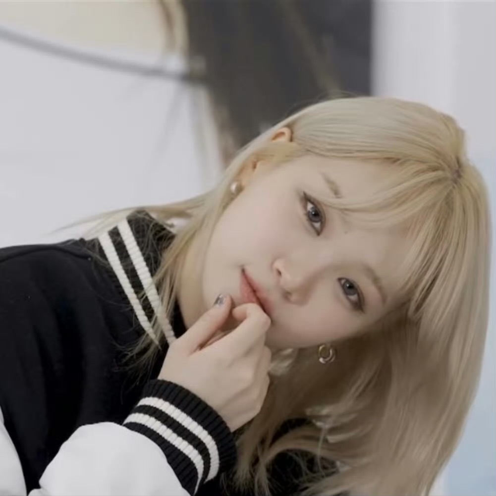 yy444c's tweet photo. The world is brighter with your stages. Wishing good health and endless happiness to Chaewon.

TIME TO CELEBRATE CHAEWON
#TimeToChaelebrate
#여름의인트로_김채원 https://t.co/XJrIPQmalU