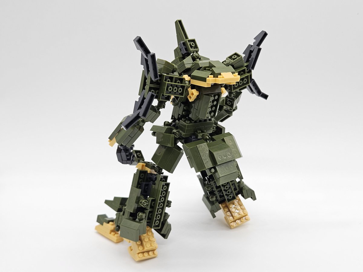 hanxin2525's tweet photo. ザンネックをミリタリーカラーで作ったら甚兵衛着てる人みたいに…
そもそものモ��ーフが風神なので、和風なのもアリかもしれません。

#機動戦士Vガンダム 
#プチブロック https://t.co/Pb5WFDZEau