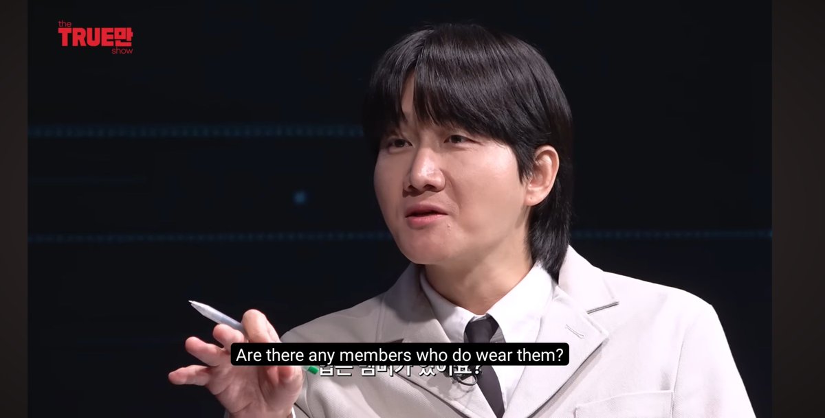 bilzar21's tweet photo. I just acrossed watching this clip today and it match with the one Jaehyun said, so it was Taesan?! I can imagine Taesan being buhit buhit excitedly showing their matchy underwear 😭 https://t.co/SsENgmv33Q