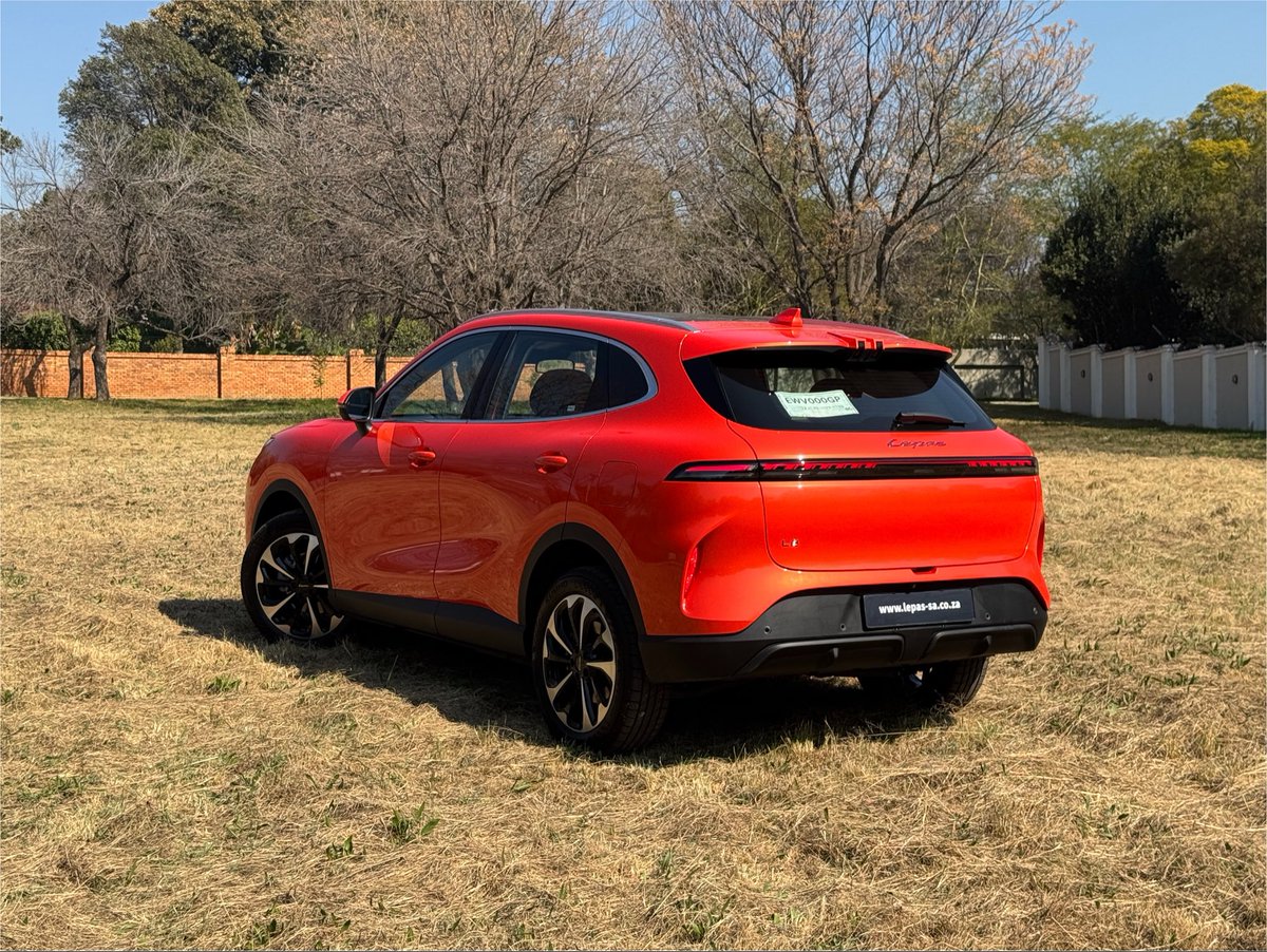 khuleonwheels's tweet photo. Today we welcome the all-new Lepas L6. The Lepas L6 has a stylish, well-balanced design that blends elegance with a sporty edge. From the bold diamond-pattern grille and distinctive LED lighting up front to the sleek full-width light at the…#LepasSA #LepasL6 #KOWGarage https://t.co/YE7PFWGhim
