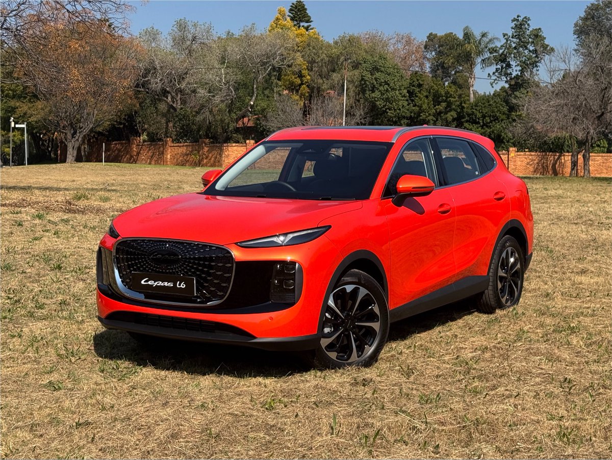 khuleonwheels's tweet photo. Today we welcome the all-new Lepas L6. The Lepas L6 has a stylish, well-balanced design that blends elegance with a sporty edge. From the bold diamond-pattern grille and distinctive LED lighting up front to the sleek full-width light at the…#LepasSA #LepasL6 #KOWGarage https://t.co/YE7PFWGhim