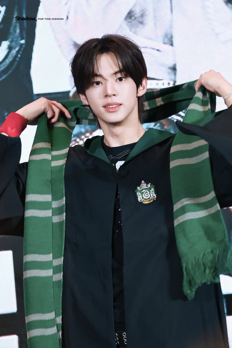 Shadow_dh130's tweet photo. 260731 💚🪄

#도훈 #투어스 #TWS #DOHOON https://t.co/8n3uh74Gqq
