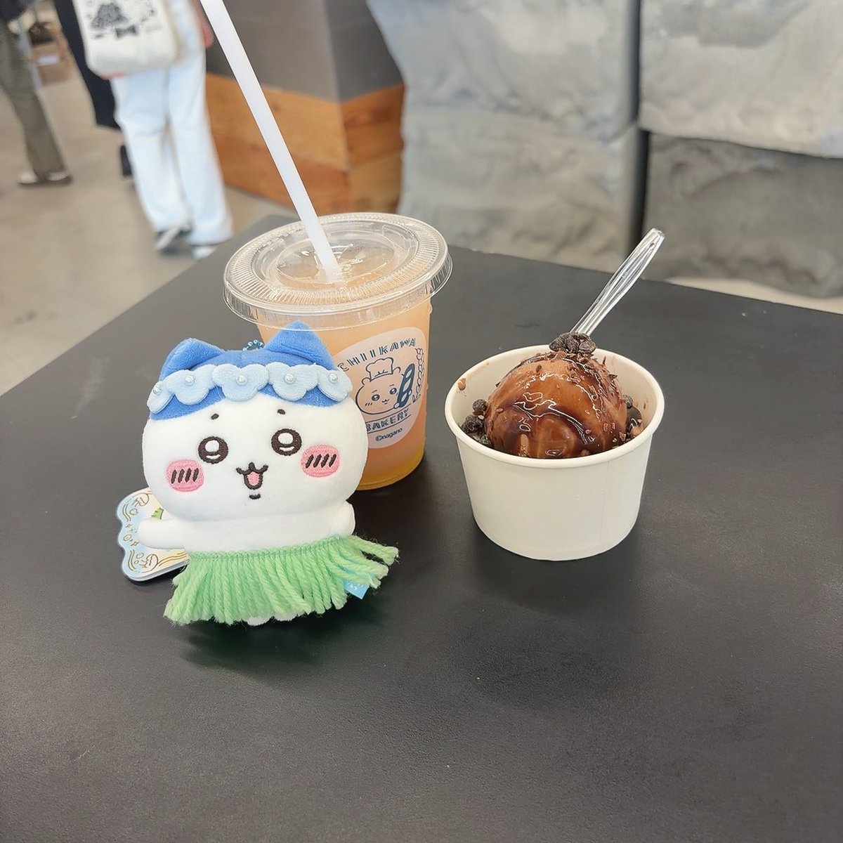 mxuqtmdltup's tweet photo. ちいかわベーカリー行ってきました
明日からFGOfesに臨みます https://t.co/QnMhRrVr7q