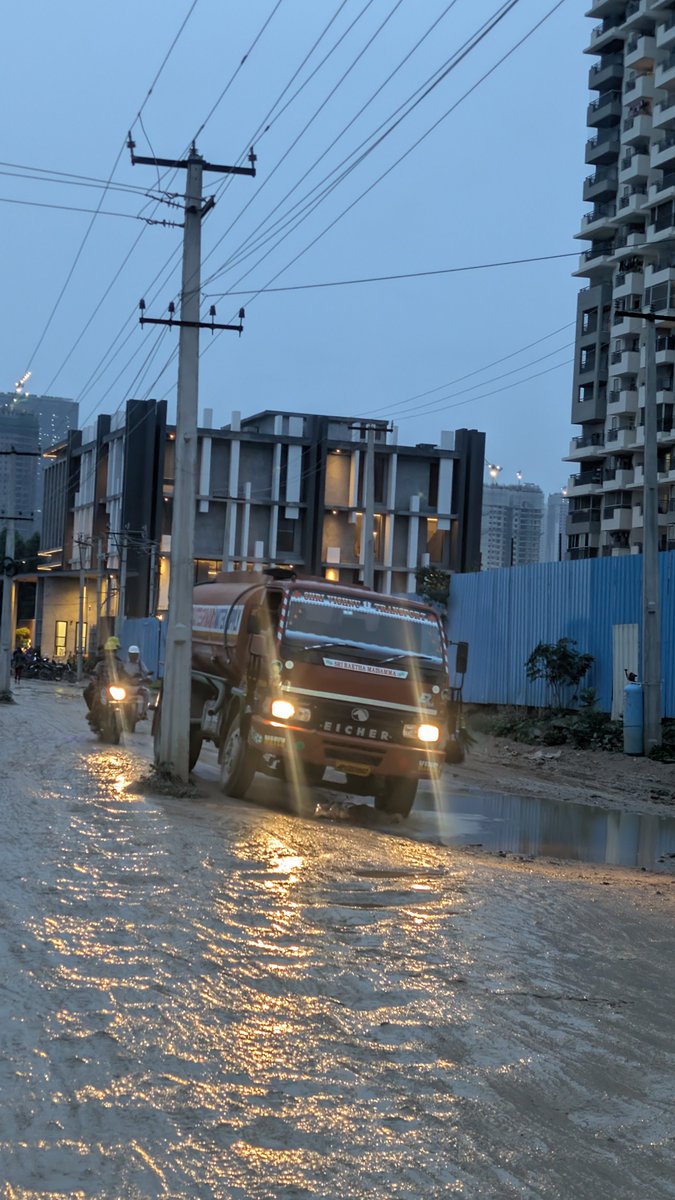 thisissaiteja's tweet photo. @GHMCOnline @CommissionrGHMC https://t.co/VX7bvbxwox