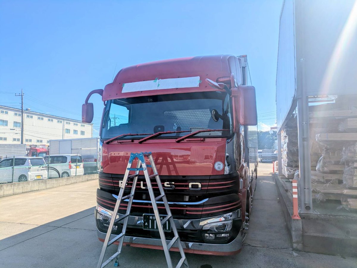 kakinumaU's tweet photo. 筆記体を新型スーパーグレートに
入れてみました！

似合ってます？（反論は受け付けません笑） https://t.co/XOieIryuWR