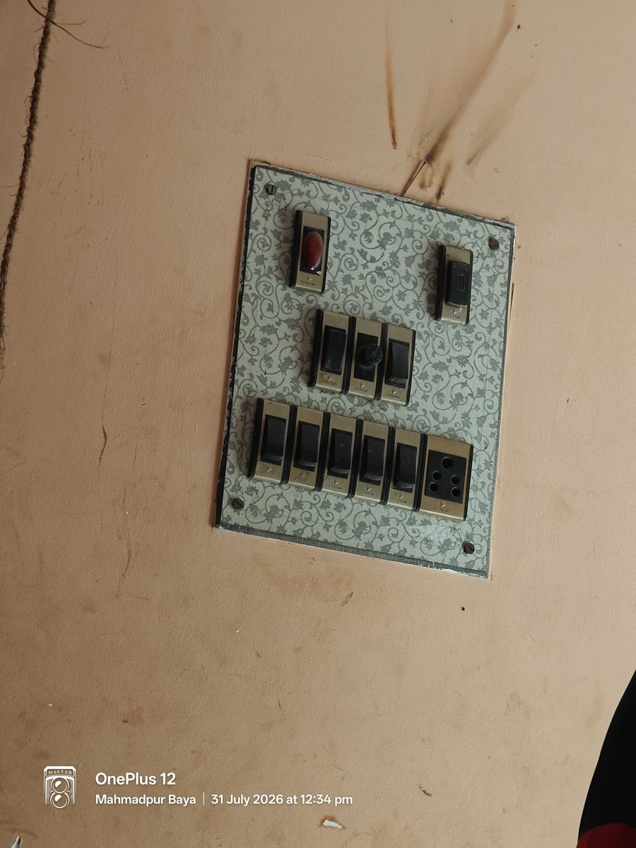 Alone_Tazeem's tweet photo. @SEVA_NBPDCL @BiharEnergy @KumarBulo @IPRDBihar @EnergyBihar Your team is repeatedly updating that the power supply has been restored, but there is still no electricity in my area. Kindly do not mark the complaint as resolved until the supply is actually restored
Please verify the feeder/transformer status and restore the power immediately https://t.co/2uXyKoGS5d