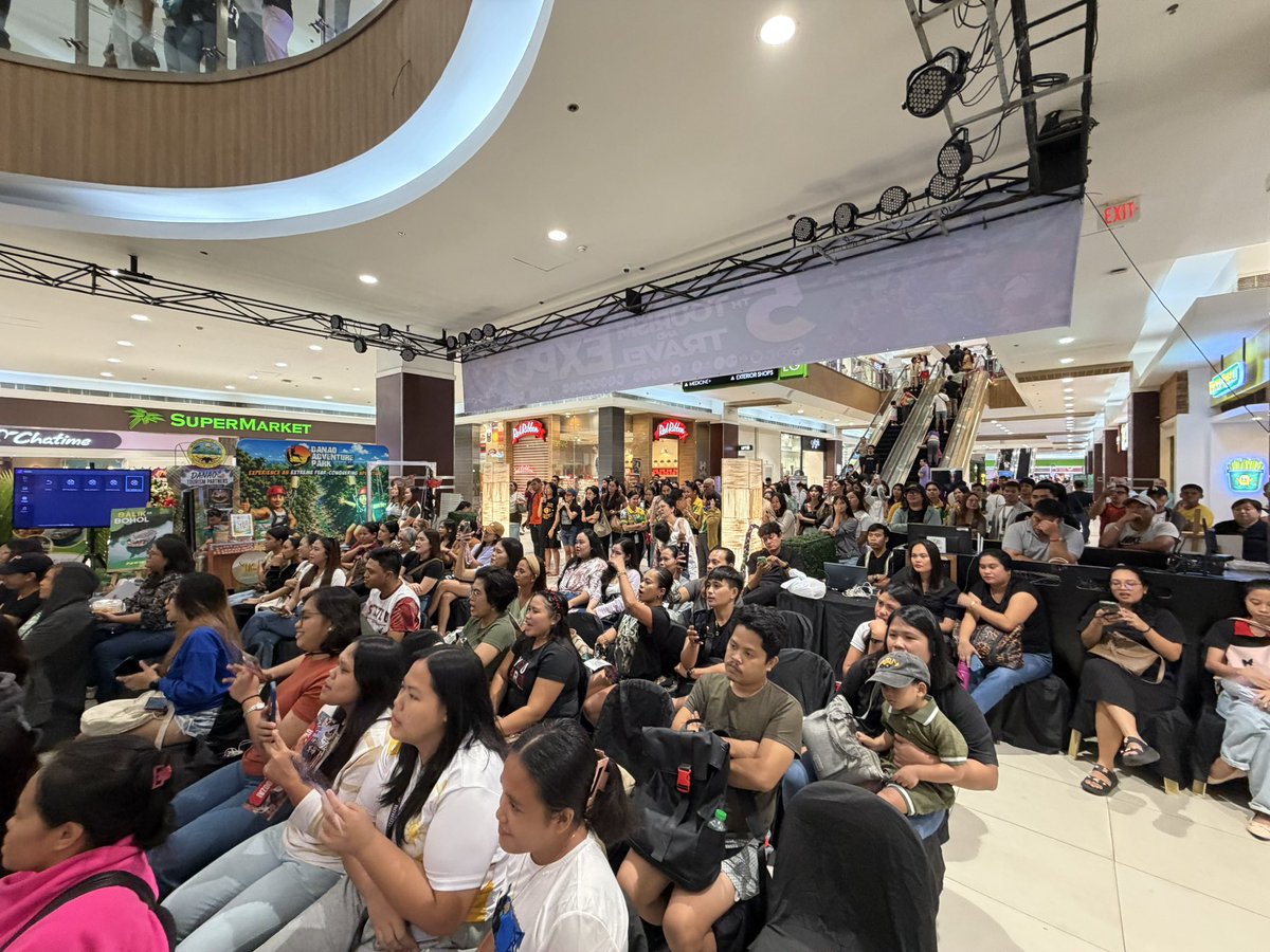 inquirerdotnet's tweet photo. LOOK: A’TIN gathered for the SB19 Mall Restream Watch Party on Friday, July 31, at a mall in Tagbilaran City to relive the group’s Lollapalooza performance on the big screen. Hosted by DOT-7, the event celebrated SB19’s milestone international performance. | @leoudtohanINQ https://t.co/nViRgqxtet