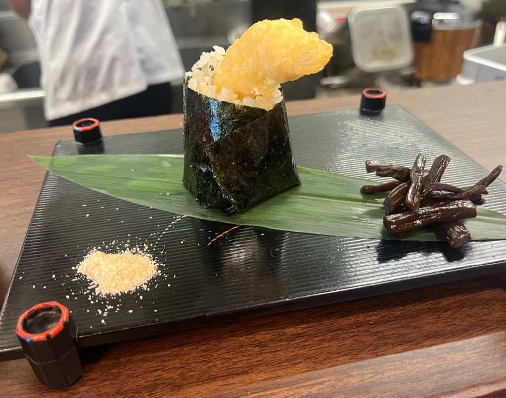 07___JSB___07's tweet photo. 有休で、元同期の友達と
天むす&amp;きしめんモーニング☀️
天むす美味しすぎた😋

そのあと、電車で伊勢神宮行って
パワーチャージ✨✨
赤福氷も食べて
三連休最高の幕開け🤝🩷 https://t.co/SpK3M03MBJ
